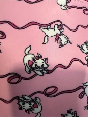 Marie has fun in all the ports! ($25)